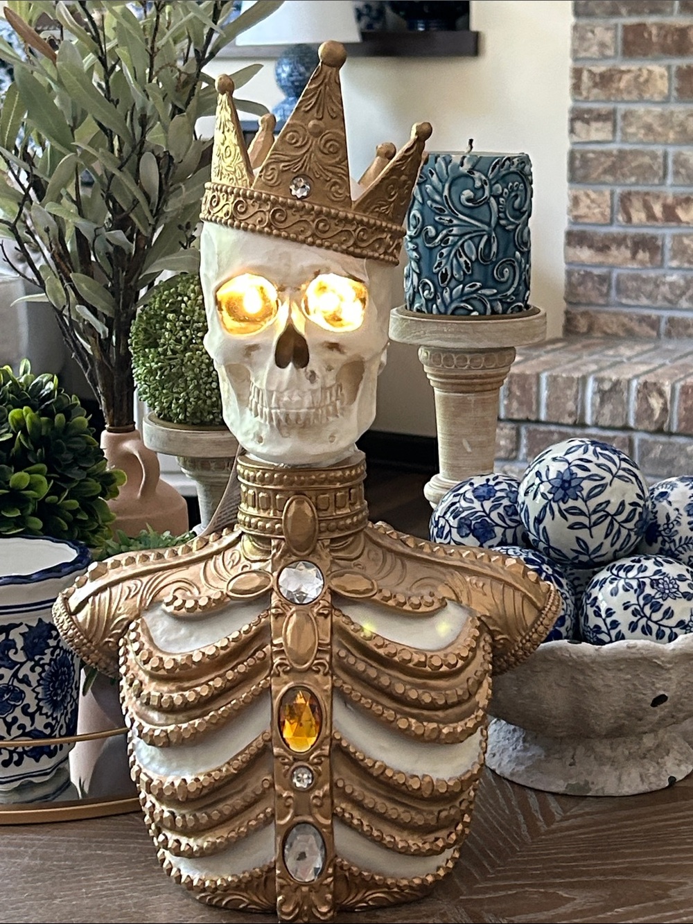 NEW! LIGHTED Vintage Inspired Skeleton King Bust